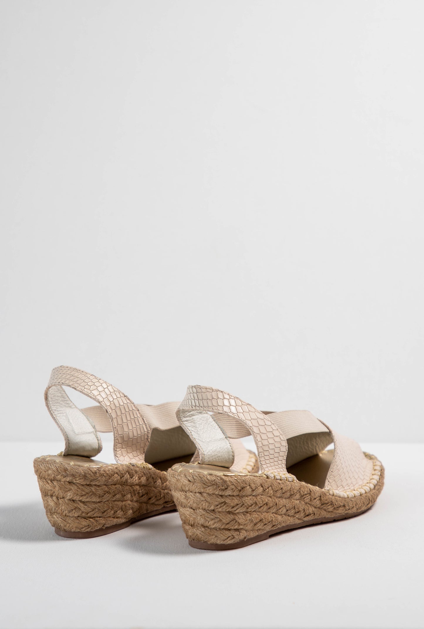 LAURA BEIGE