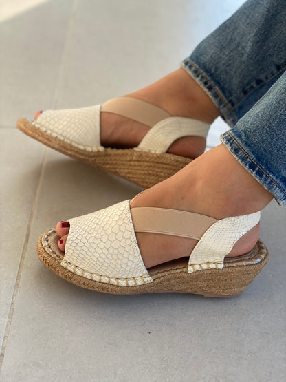 LAURA BEIGE