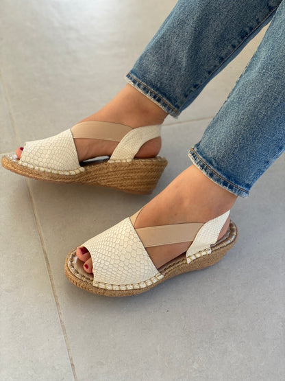 LAURA BEIGE