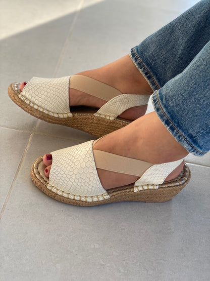 LAURA BEIGE