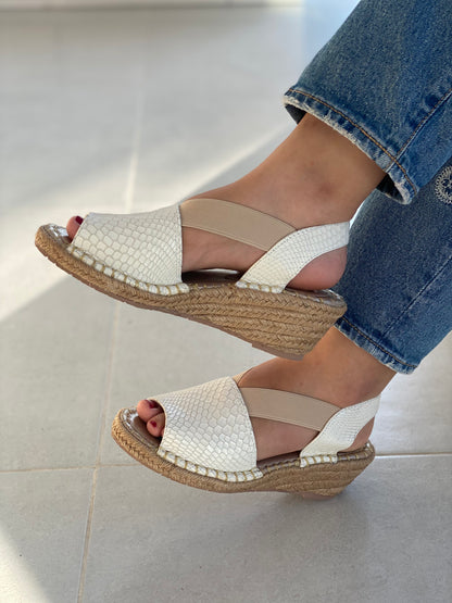 LAURA BEIGE