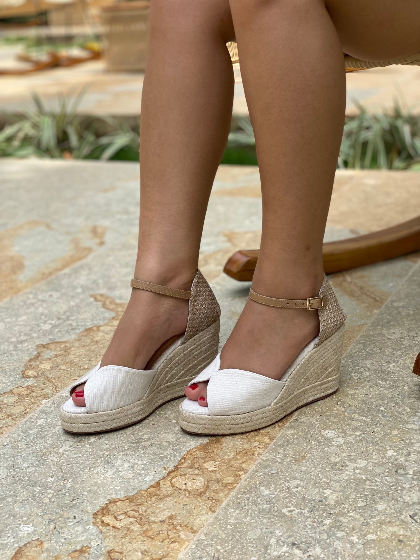 ALICIA BEIGE