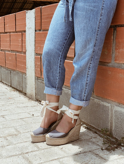 SARA GRIS
