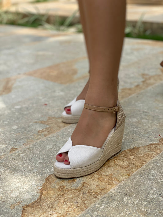 ALICIA BEIGE